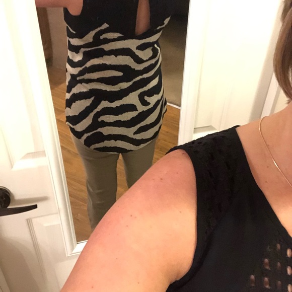 Cabi Tivoli Zebra Print Top Animal Print Sleeveless Layer Office Career Sz S - Picture 5 of 5